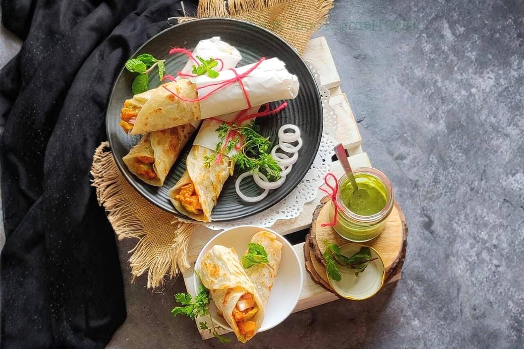 Paneer Paratha roll (Buy 1 get 1)